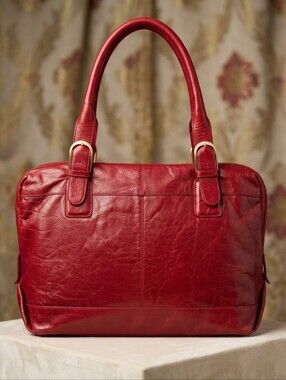 ❤️Latico Strawberry Red Leather Shoulder Computer Bag. Ooweee-so Soft❤️ EUC